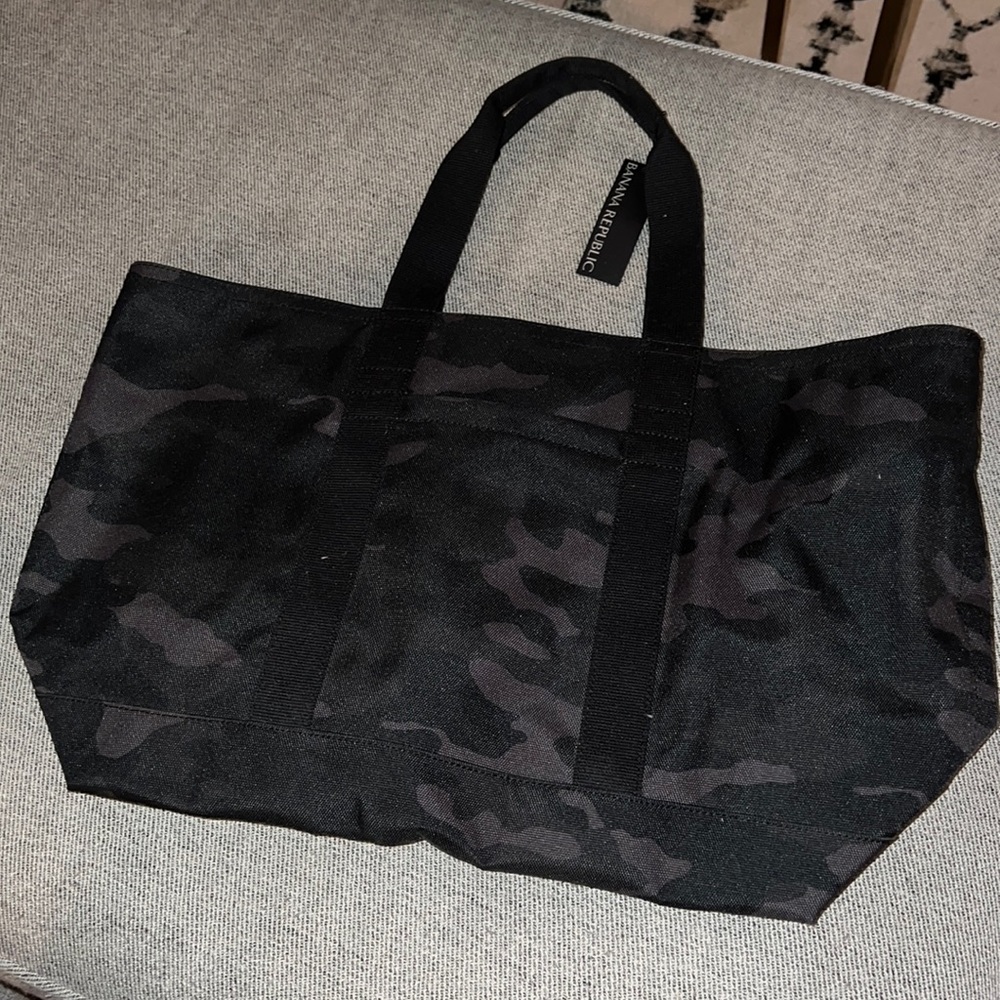 Brand new banana republic tote camouflage